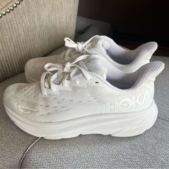 HOKA Clifton 9 Running Shoe - Picture 4 of 6